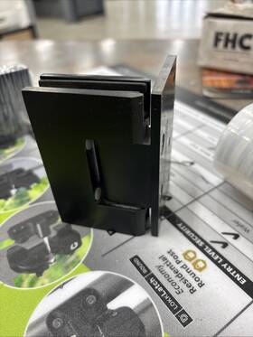 V1e544mbl Cr Laurence Matte Black Vienna 3.5 Inch Pre-set Wall Mount Offset Back Plate Hing