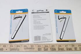 841610 Hillman 3-pk Nail-on Reflective Plastic House Number 7 4 Inch