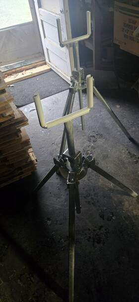 0080-r Kwm Gutterman Inc. Deluxe Run Out Stand