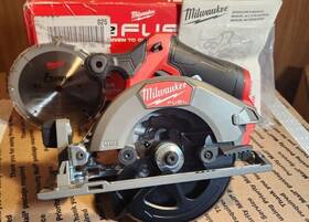 2521-20 Milwaukee M12 Fuel 5-3/8 Inch 12v Brushless Circular Saw-no Vacuum Adapter