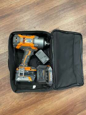 329162 Ridgid R86211 With Soft Case Charger And Battery Spb-jb