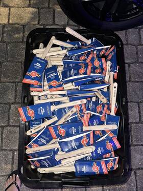 883565400 Valspar Lot Of 195 All Stains 2.5-inch Angles Sash Oil And Coating Brush