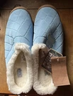 Lamo Slippers Women Size 8. Fixed Price $27.42.