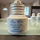 Ul Listed Ceramic E26 Screw Lampholder Socket 660W 250V White 9G34 8404M. Fixed Price $5.00.